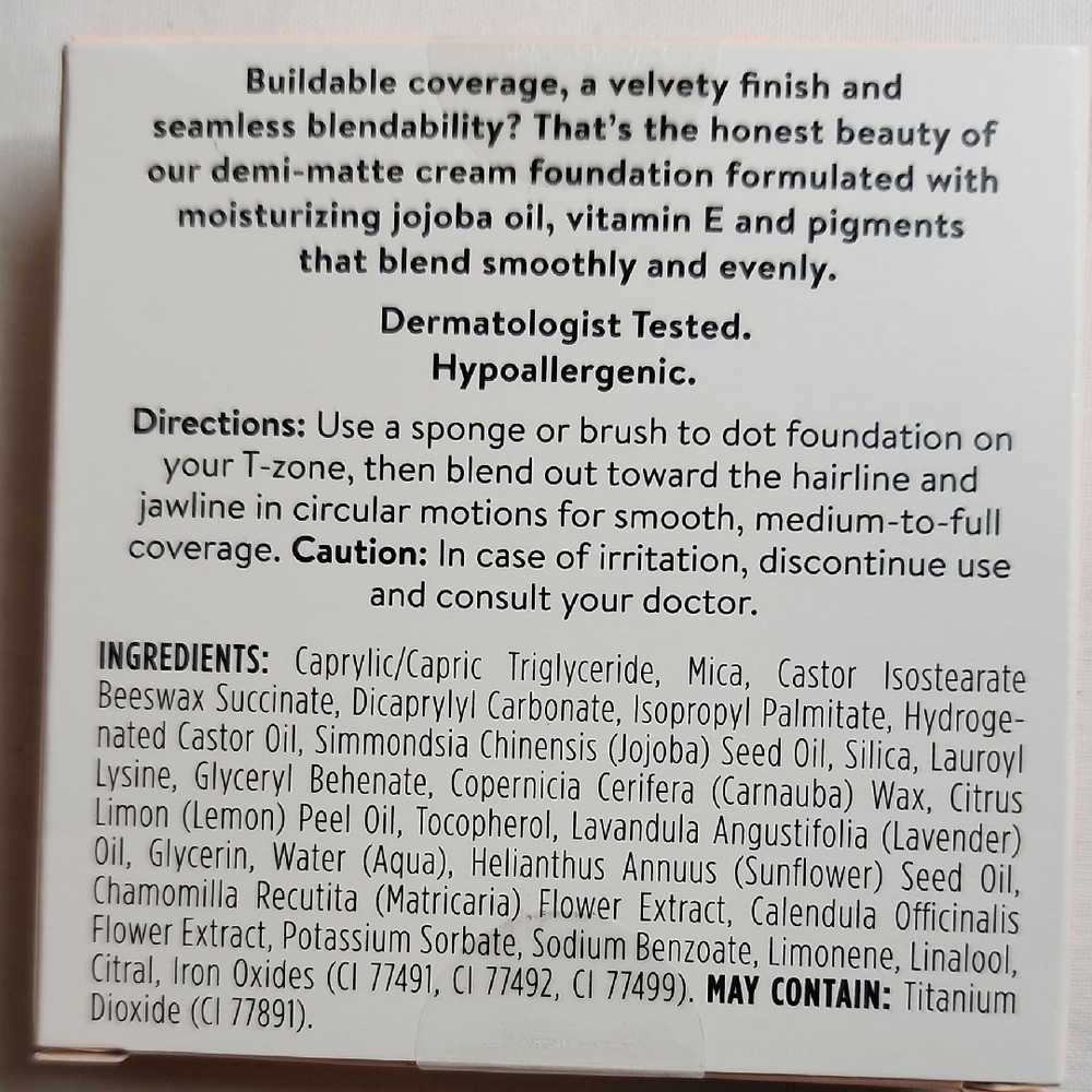Flawless Brown Foundation for Natural Makeup Finish - Picture 2 of 8